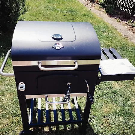 Family-friedndly With Large Garden &bbq Grill