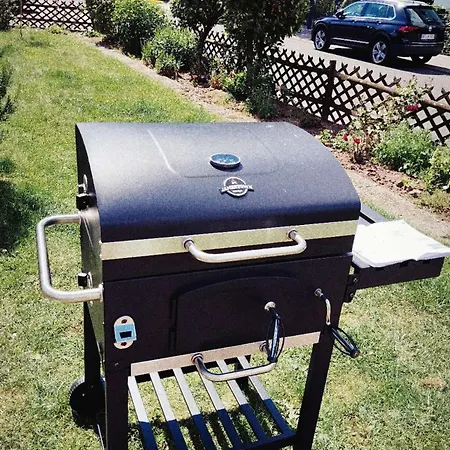 Family-friedndly With Large Garden &bbq Grill 度假居