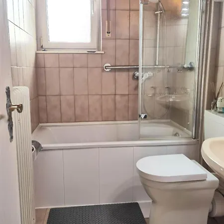 Family-friedndly With Large Garden &bbq Grill 度假居 德莱艾希