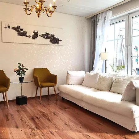 Family-friedndly With Large Garden &bbq Grill Holiday home Dreieich