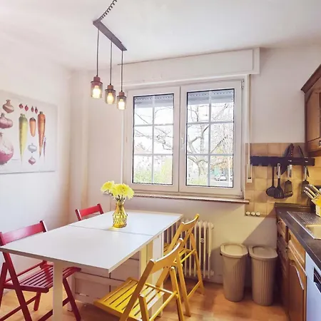 Family-friedndly With Large Garden &bbq Grill 度假居