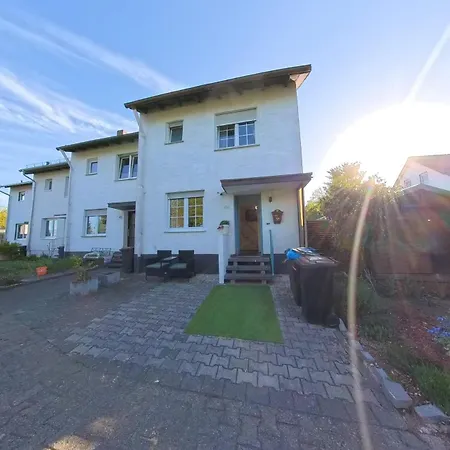 Family-friedndly With Large Garden &bbq Grill Dreieich
